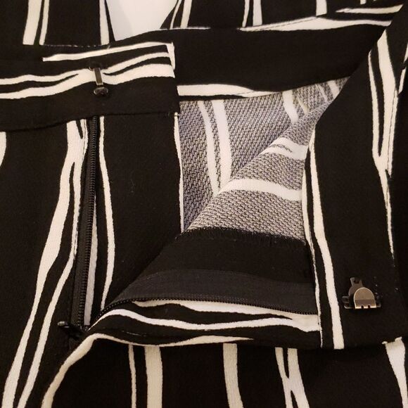 J.O.A. Abstract Striped Pants Sz L - Picture 4 of 4